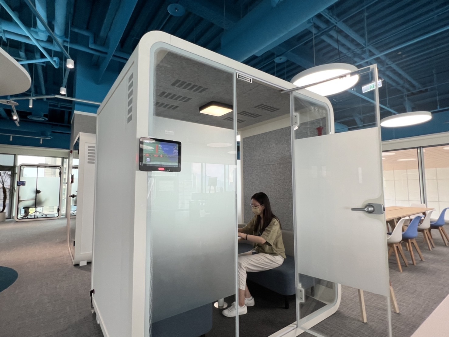 yl23411永利高雄據點的智慧行動辦公艙，展現yl23411永利在面板以外的研發應用軟實力